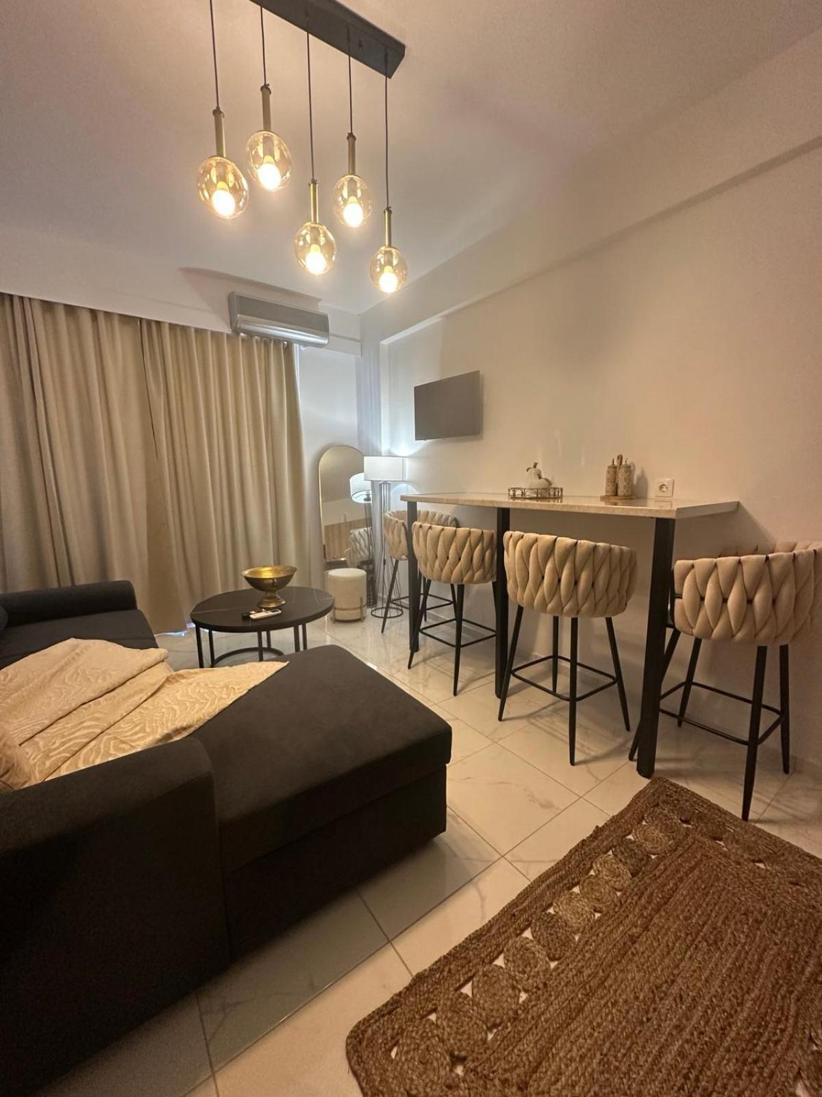 Stella & Eleni Suite With Shared Pool & Open View 칼라마키 외부 사진