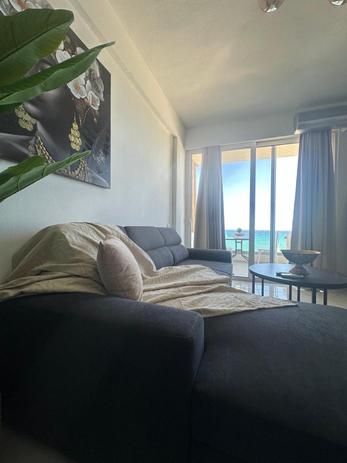 Stella & Eleni Suite With Shared Pool & Open View 칼라마키 외부 사진