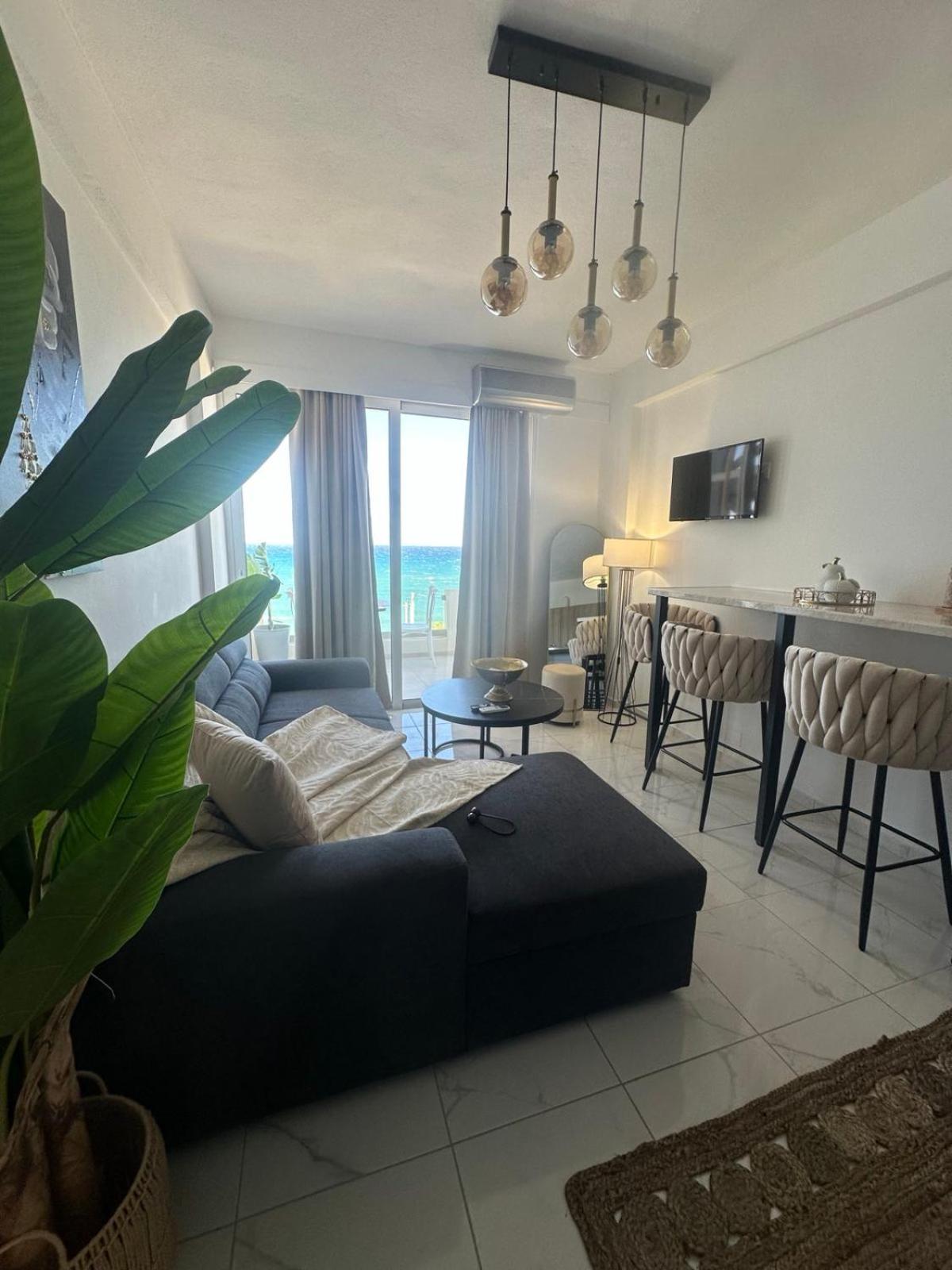 Stella & Eleni Suite With Shared Pool & Open View 칼라마키 외부 사진