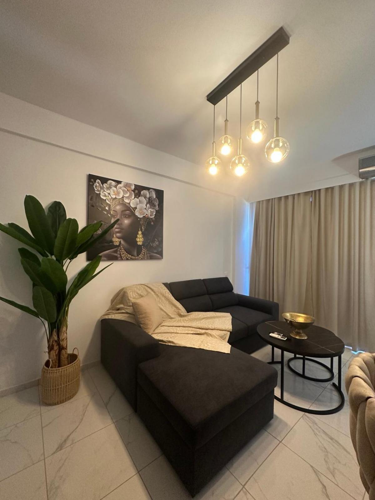 Stella & Eleni Suite With Shared Pool & Open View 칼라마키 외부 사진